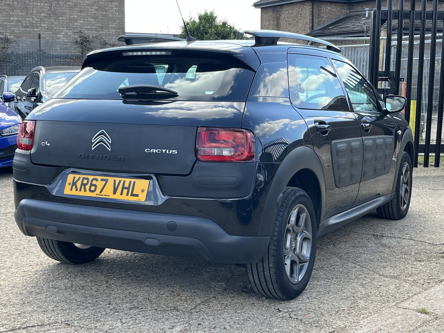 Used Citroen C4 Cactus 2017 for sale - 76128874: Photo 3