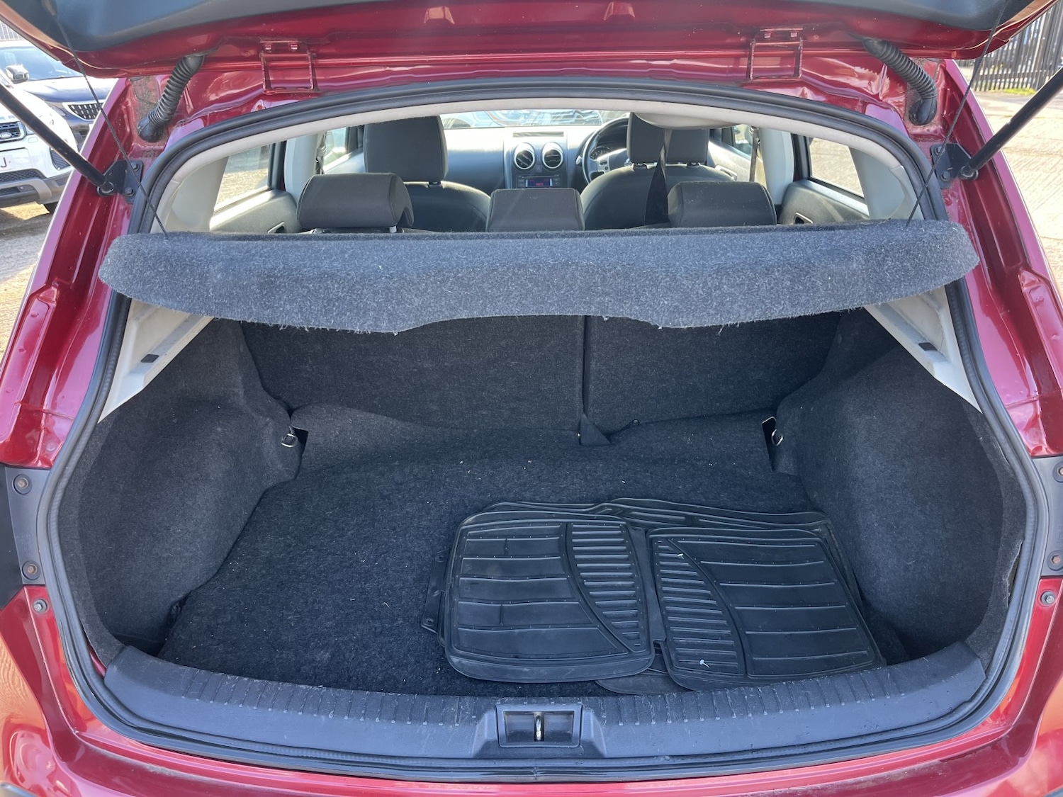 Used Nissan Qashqai 2011 for sale - 77729543: Photo 17