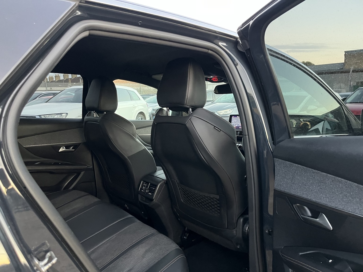 Used Peugeot 3008 2017 for sale - 76794653: Photo 15