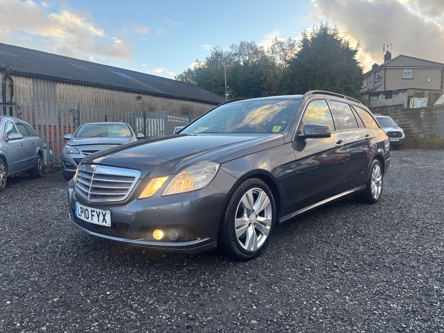 Used Mercedes-Benz E Class 2010 for sale - 76379112: Photo 8