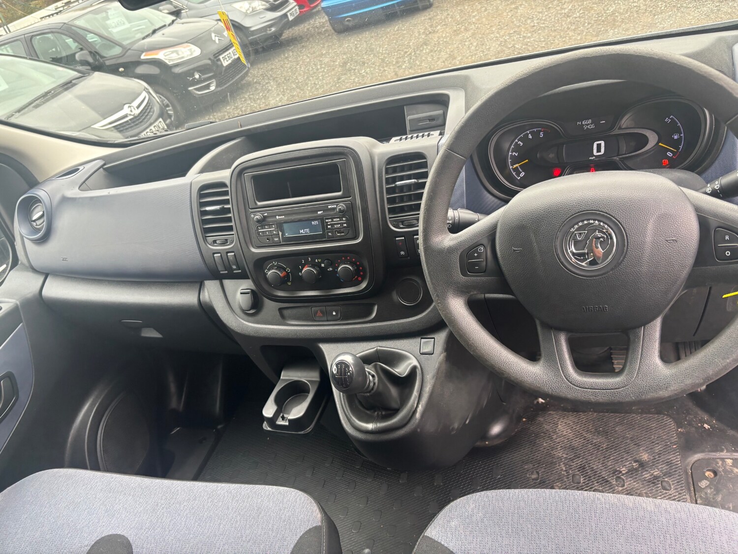 Used Vauxhall Vivaro 2015 for sale - 76299326: Photo 15