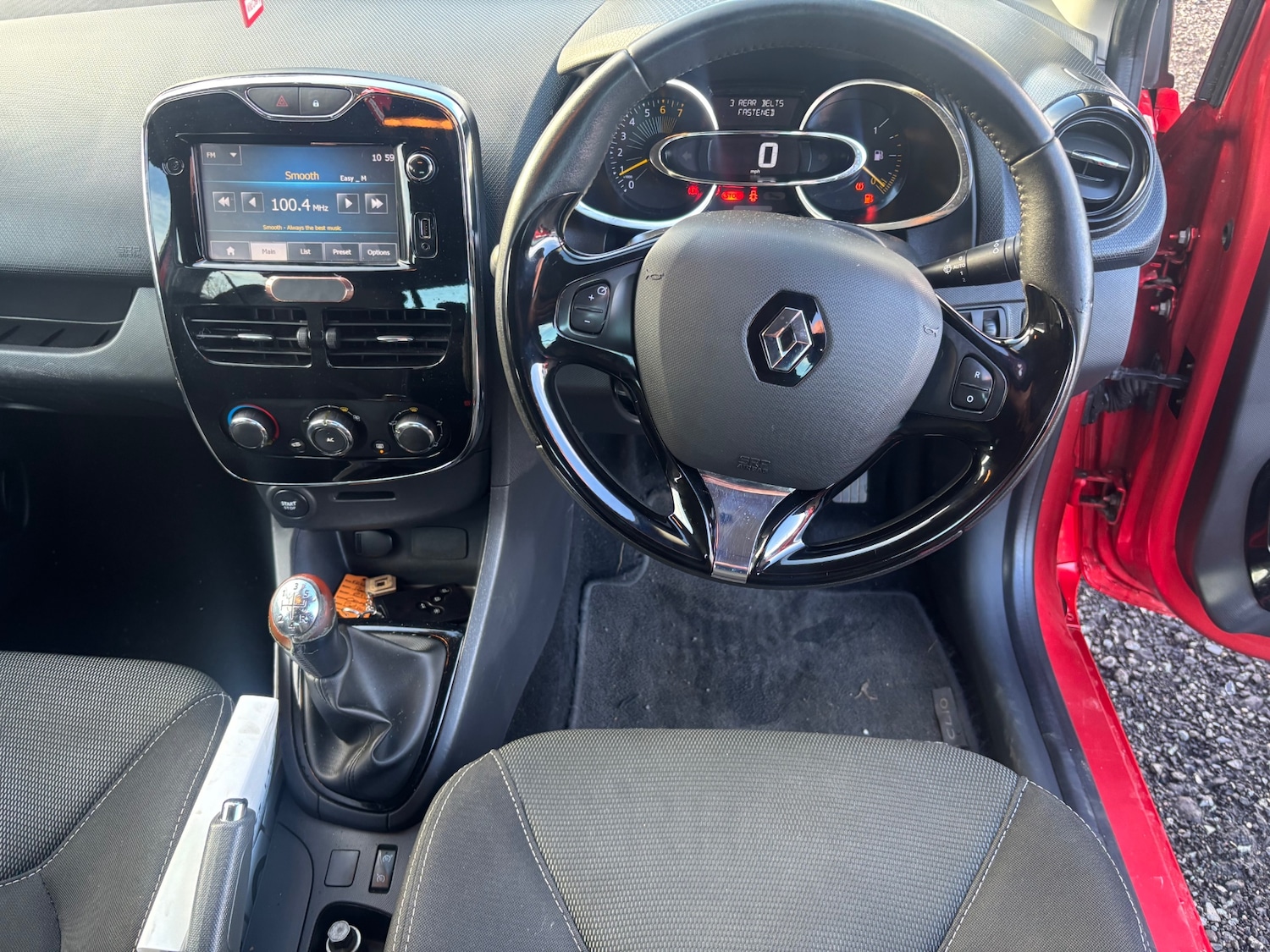 Used Renault Clio 2014 for sale - 76541496: Photo 12