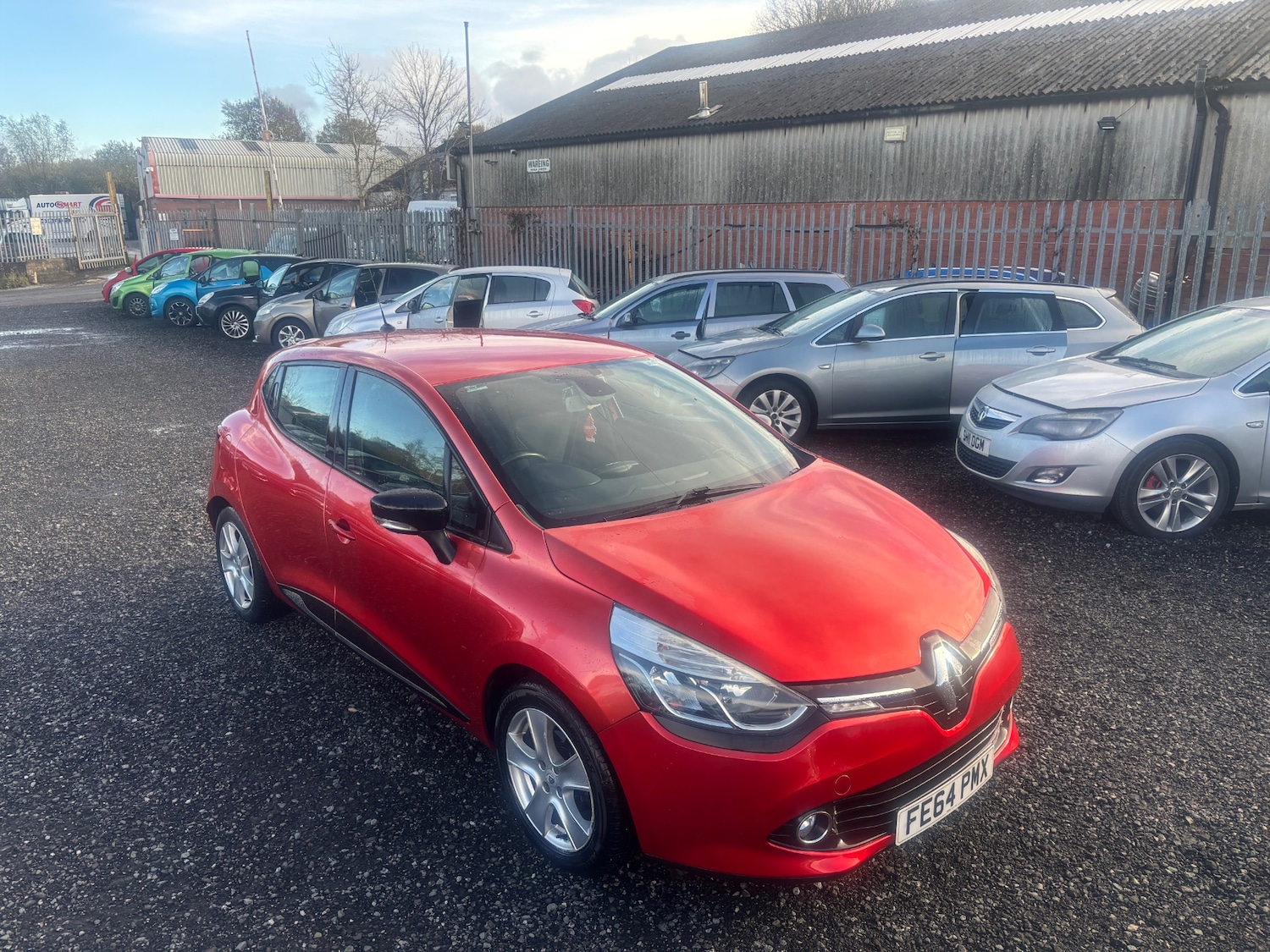 Used Renault Clio 2014 for sale - 76541496: Photo 2