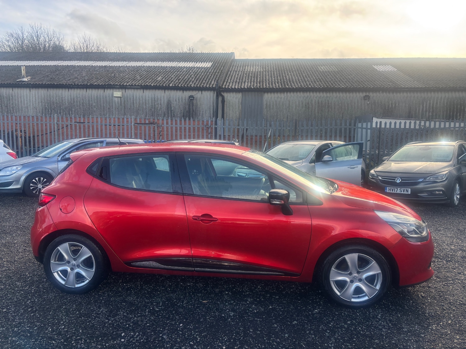 Used Renault Clio 2014 for sale - 76541496: Photo 3