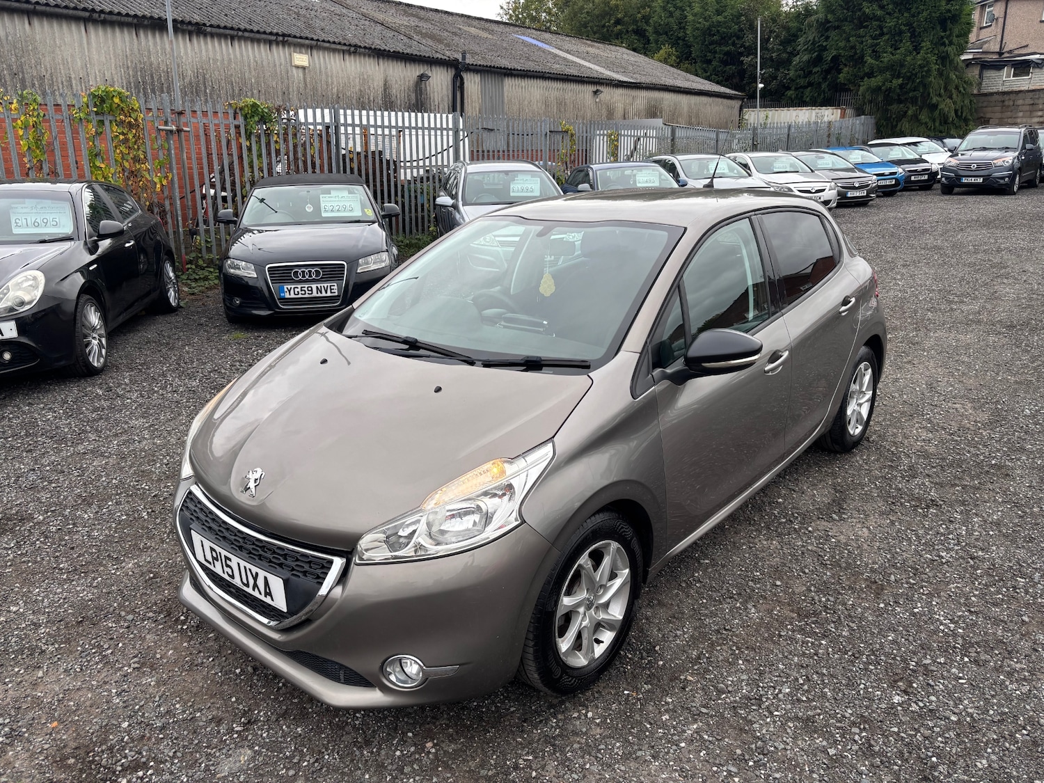 Used Peugeot 208 2015 for sale - 76070011: Photo 10