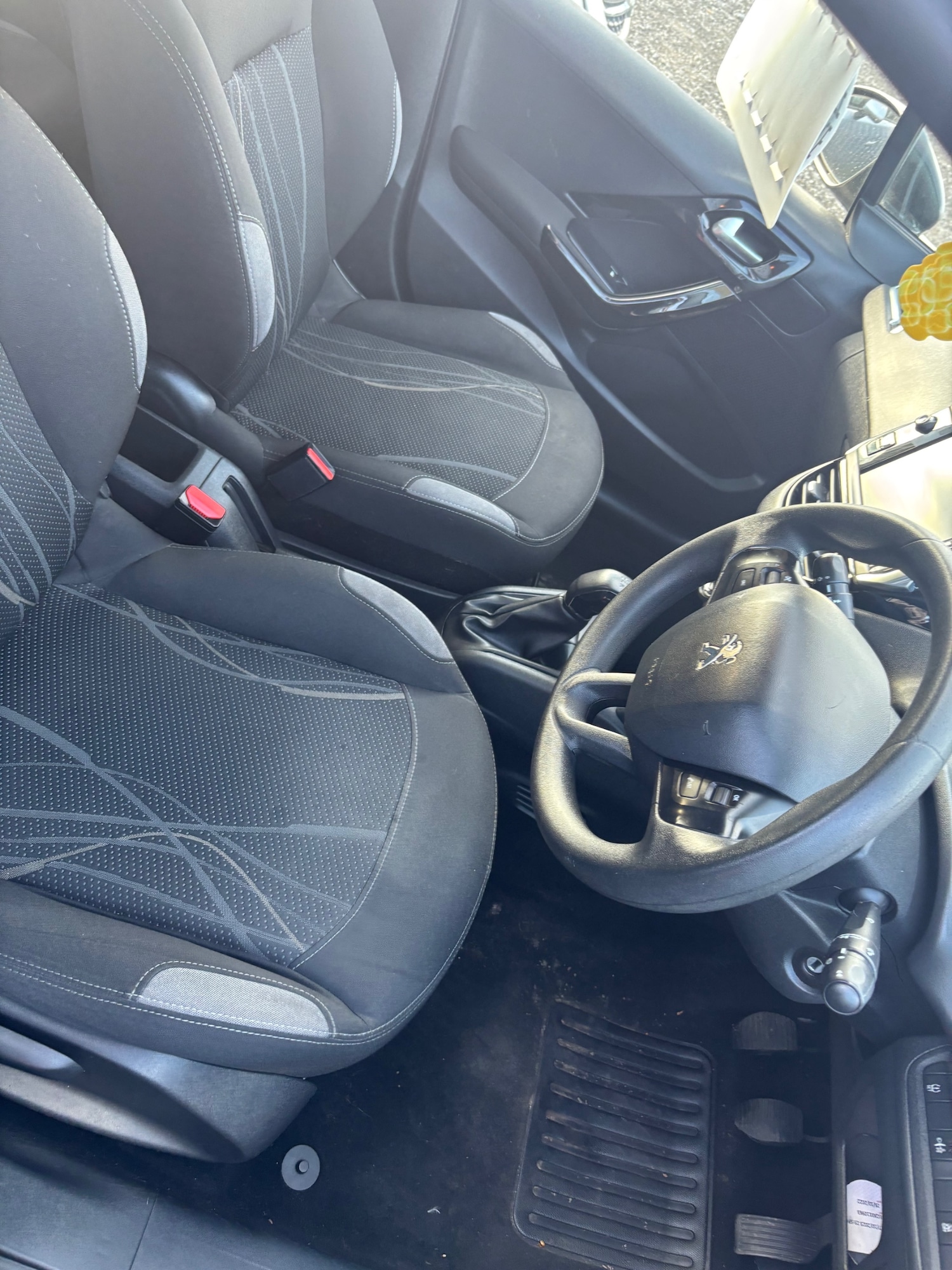 Used Peugeot 208 2015 for sale - 76070011: Photo 11