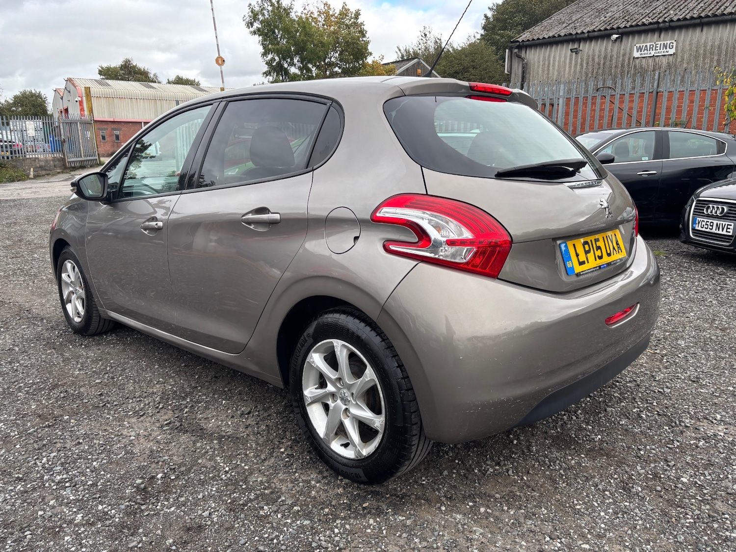 Used Peugeot 208 2015 for sale - 76070011: Photo 6