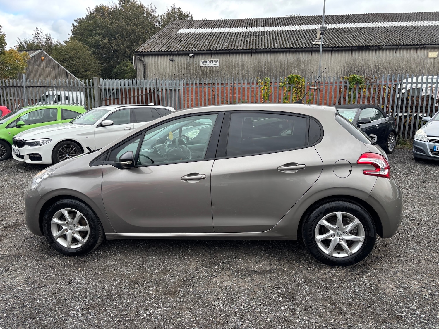Used Peugeot 208 2015 for sale - 76070011: Photo 8