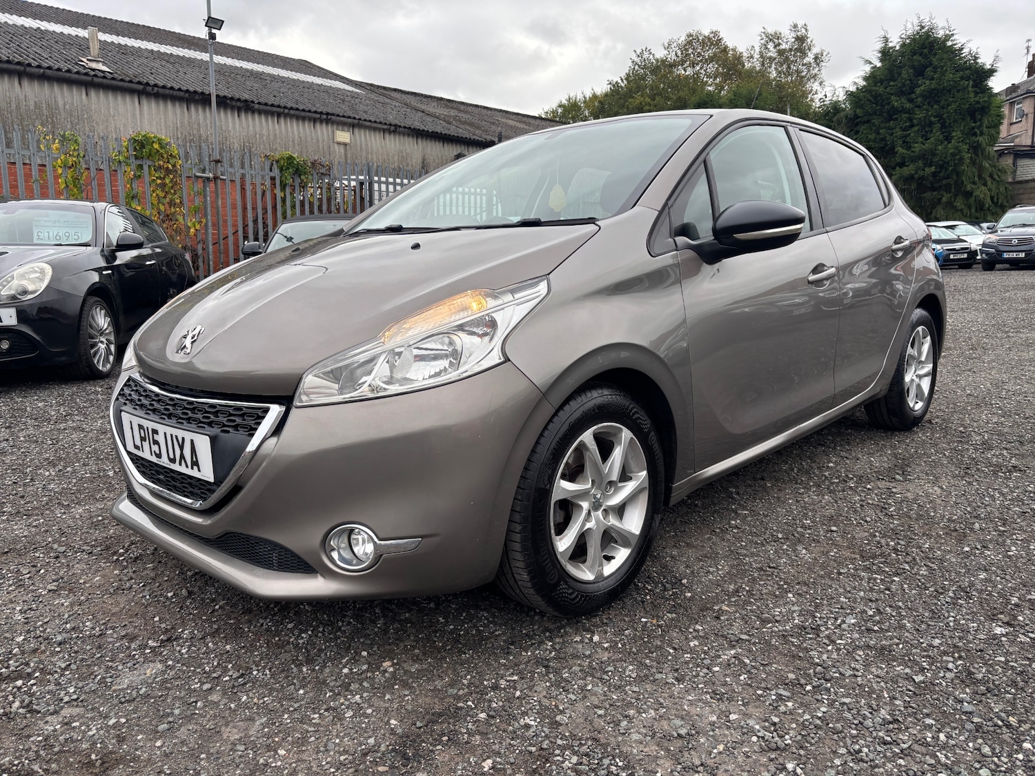 Used Peugeot 208 2015 for sale - 76070011: Photo 9