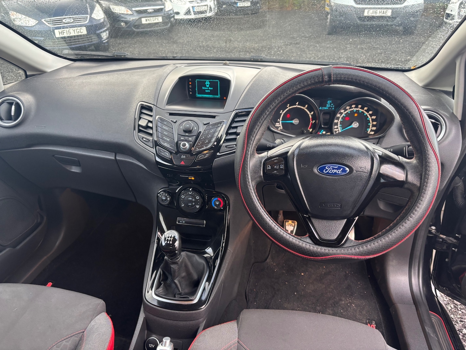 Used Ford Fiesta 2015 for sale - 76383189: Photo 12