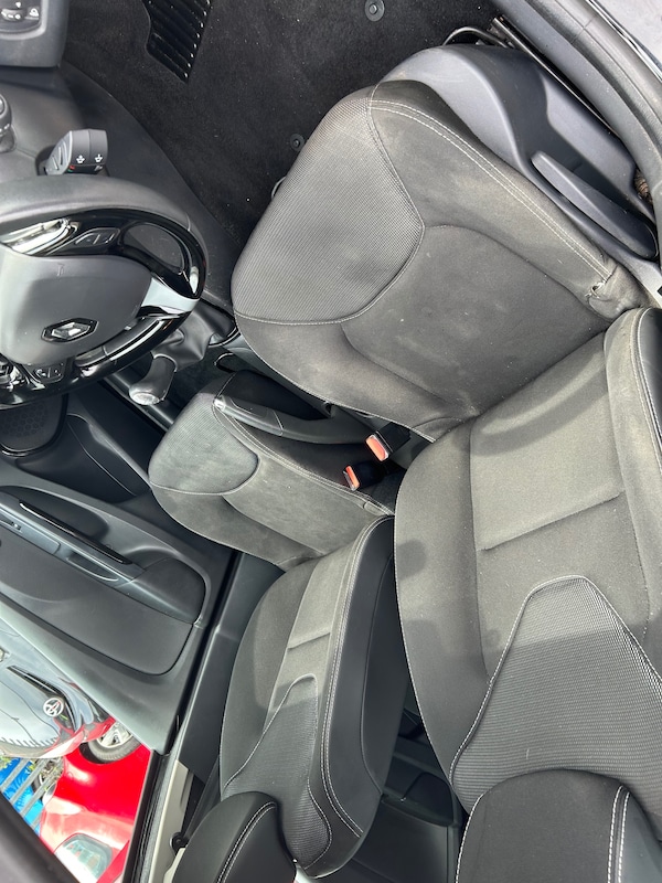 Used Renault Clio 2015 for sale - 74471180: Photo 11