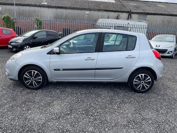 Used Renault Clio 2010 for sale - 75970949: Photo