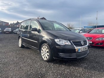 Used Volkswagen Touran 2010 for sale - 77261191: Photo