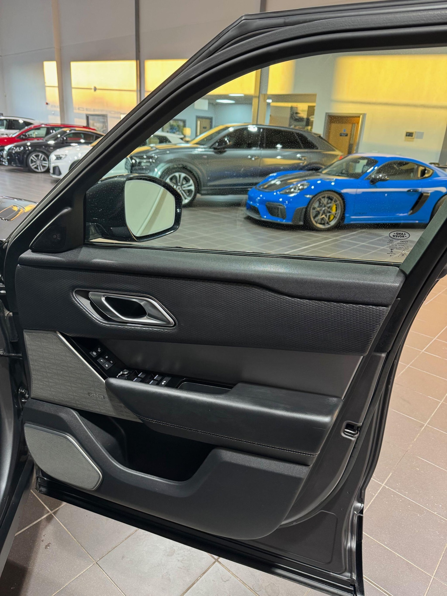 Used Land Rover Range Rover Velar 2018 for sale - 76658012: Photo 19