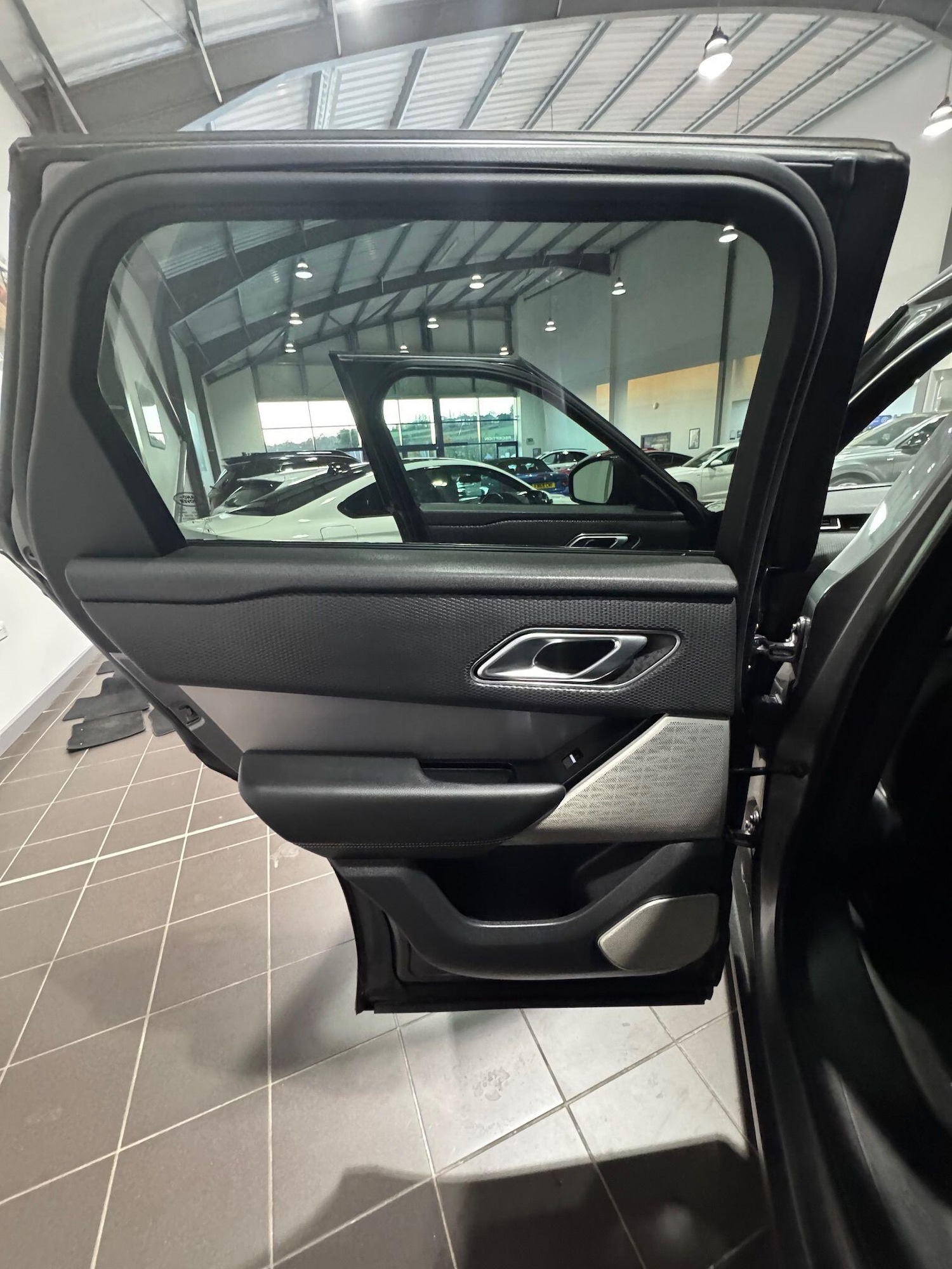 Used Land Rover Range Rover Velar 2018 for sale - 76658012: Photo 21