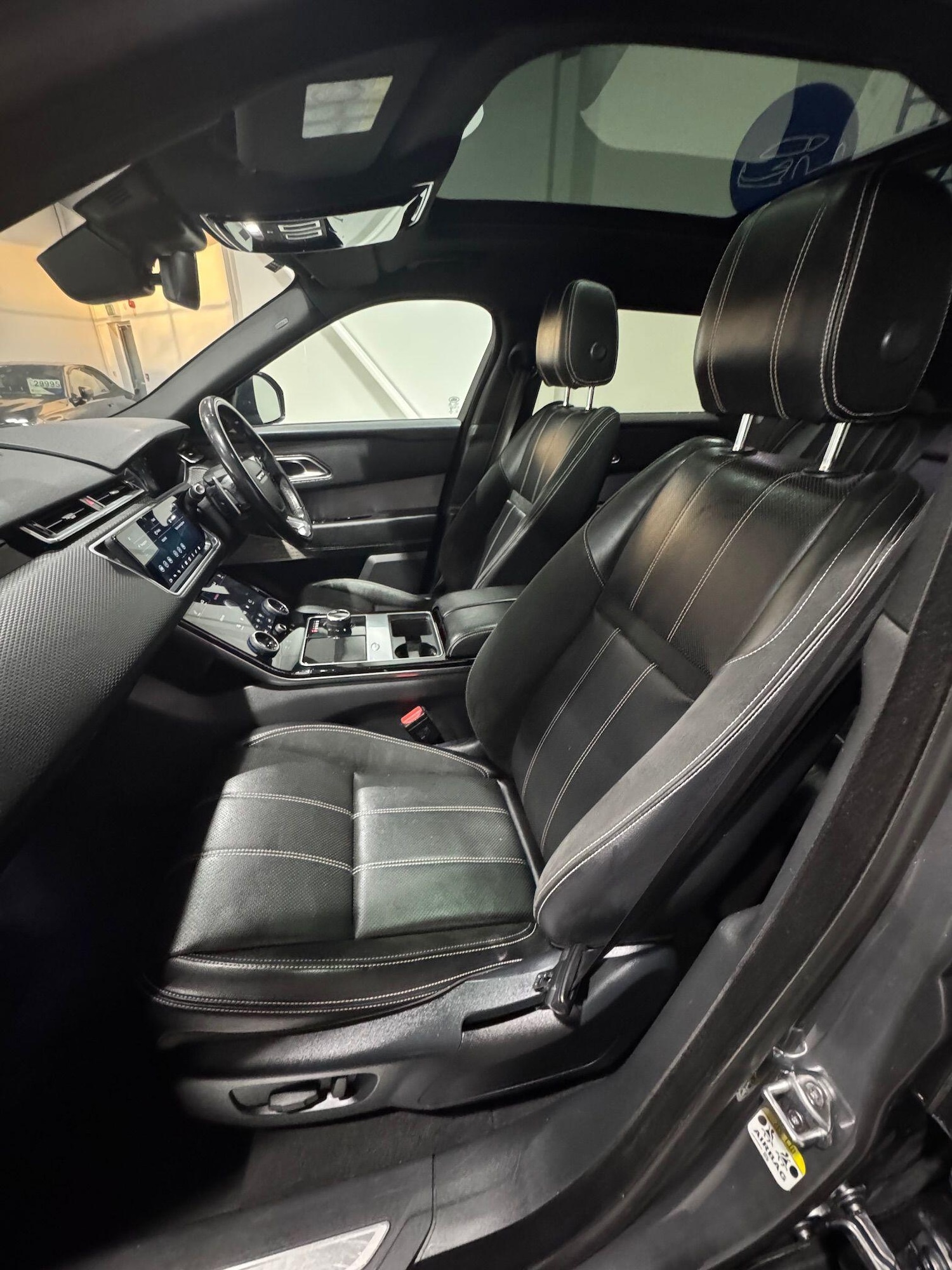 Used Land Rover Range Rover Velar 2018 for sale - 76658012: Photo 31