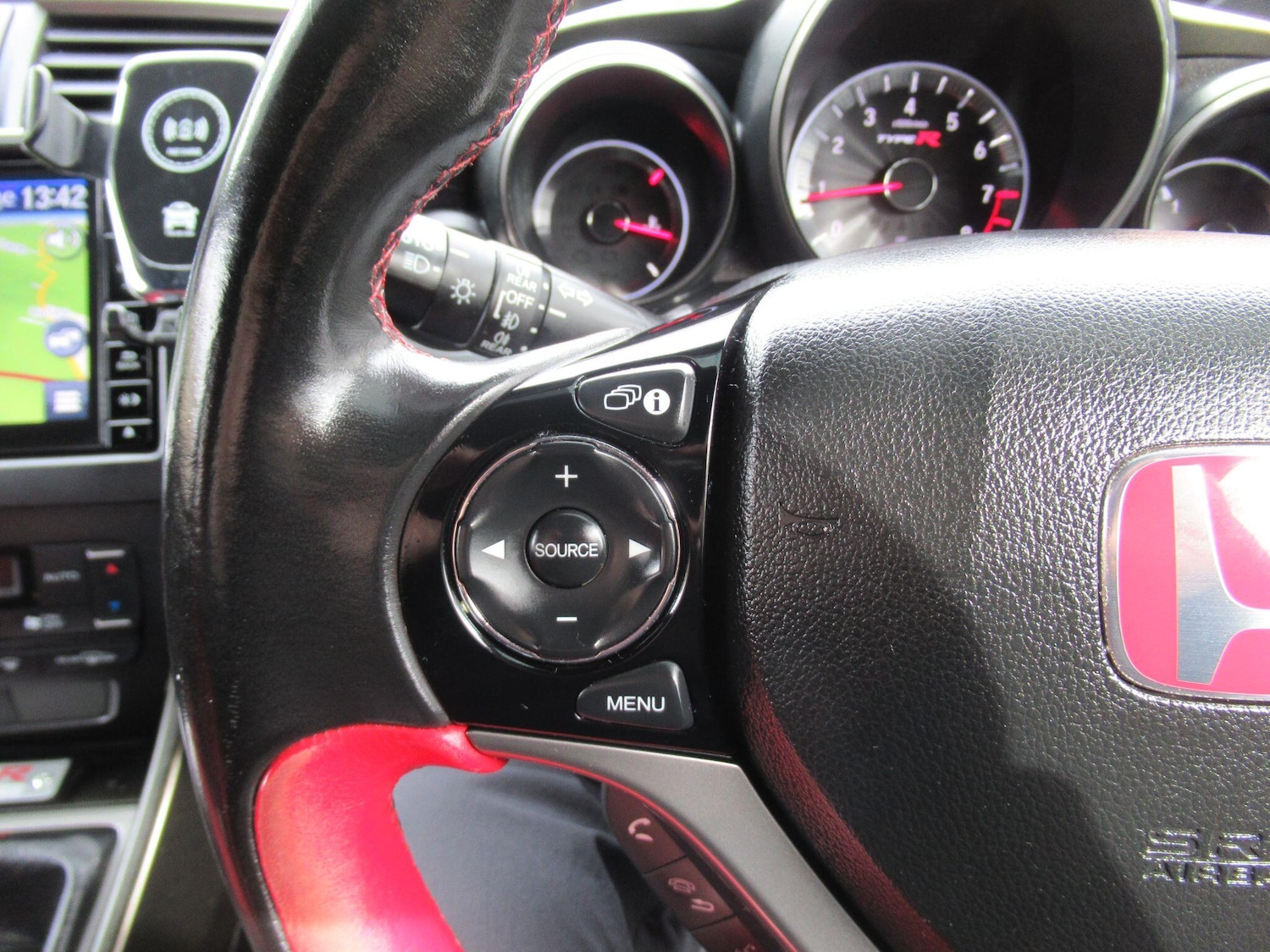 Used Honda Civic 2017 for sale - 77993964: Photo 31