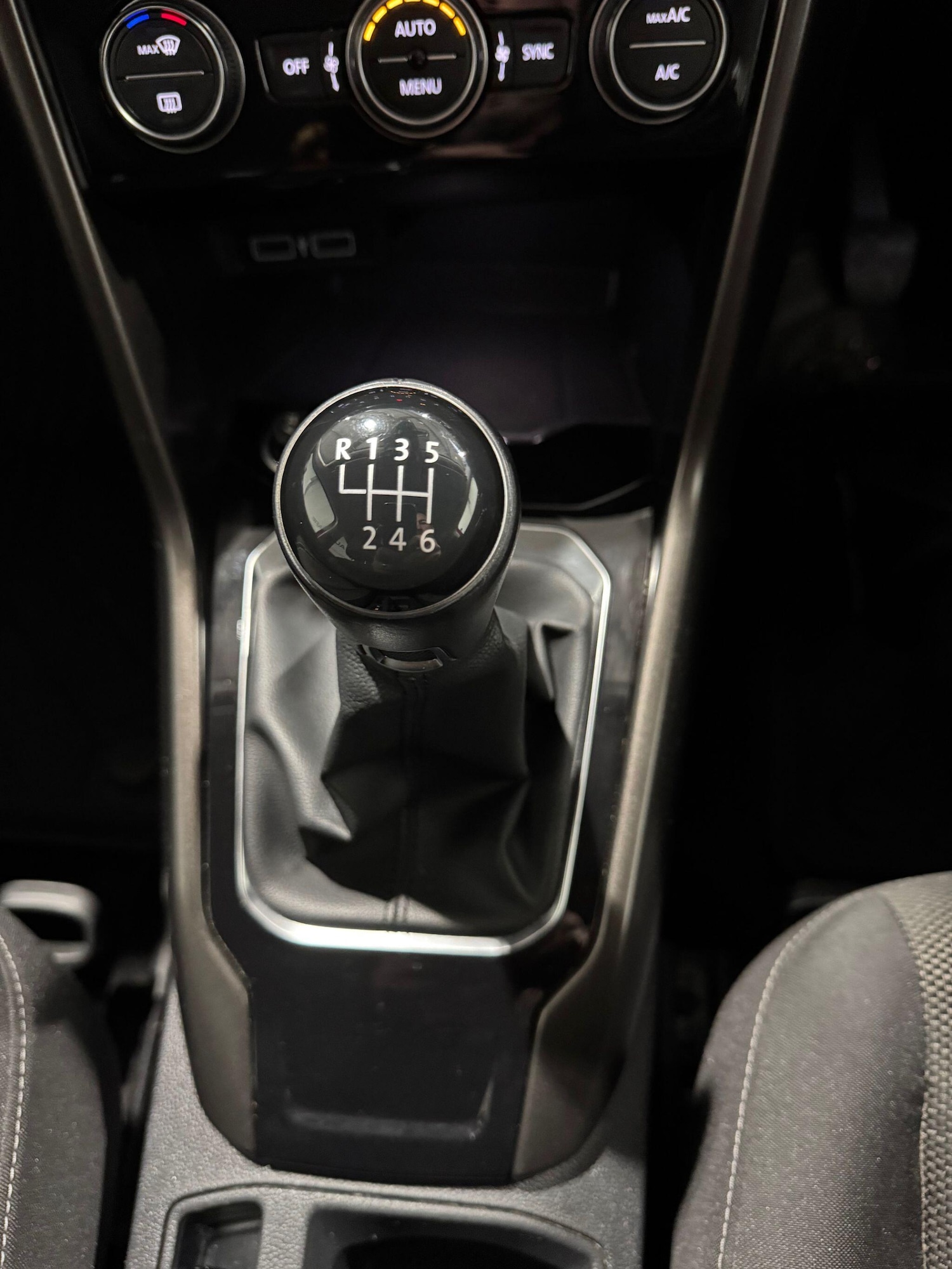 Used Volkswagen T-Roc 2018 for sale - 76832736: Photo 11