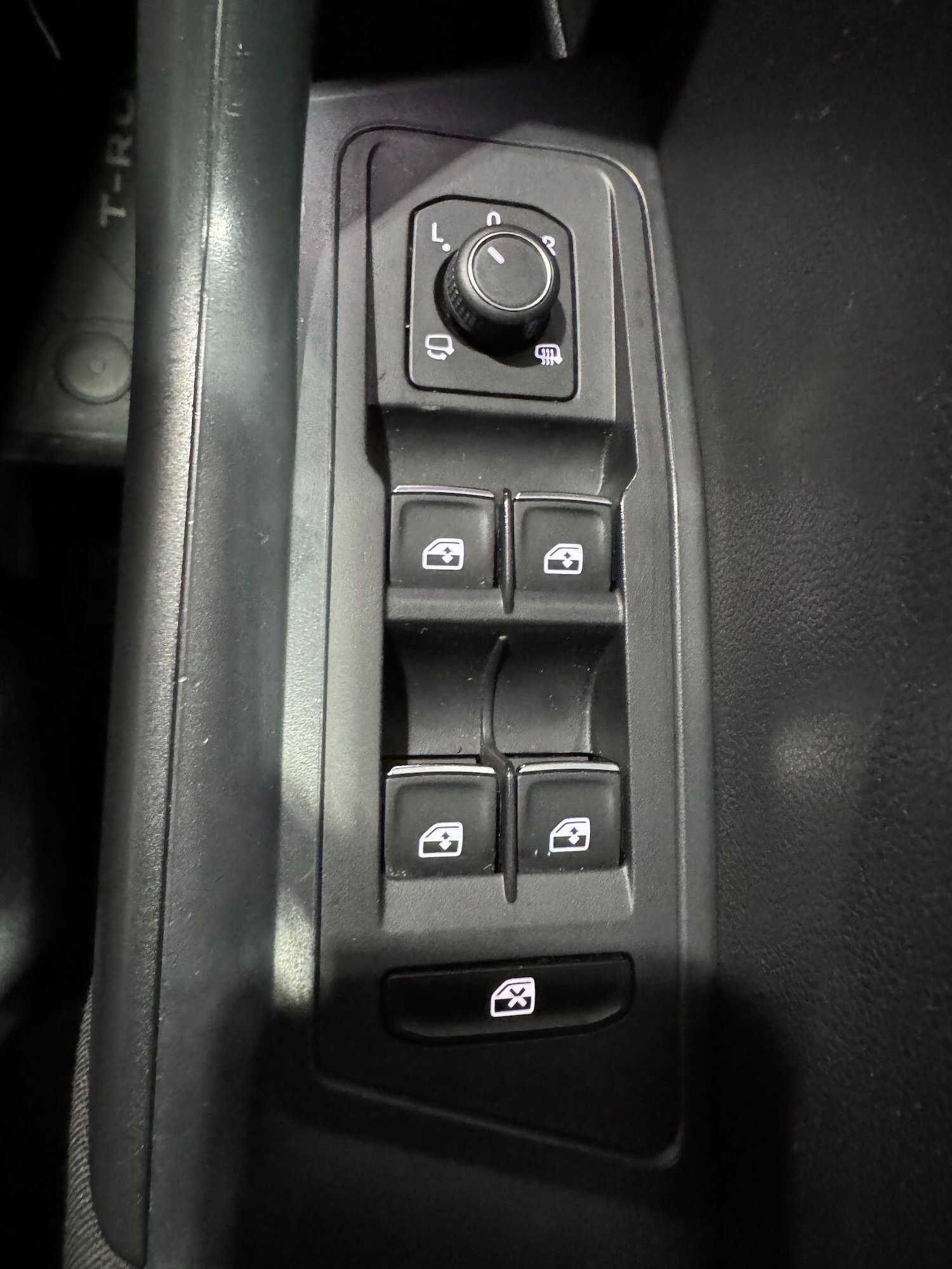 Used Volkswagen T-Roc 2018 for sale - 76832736: Photo 24