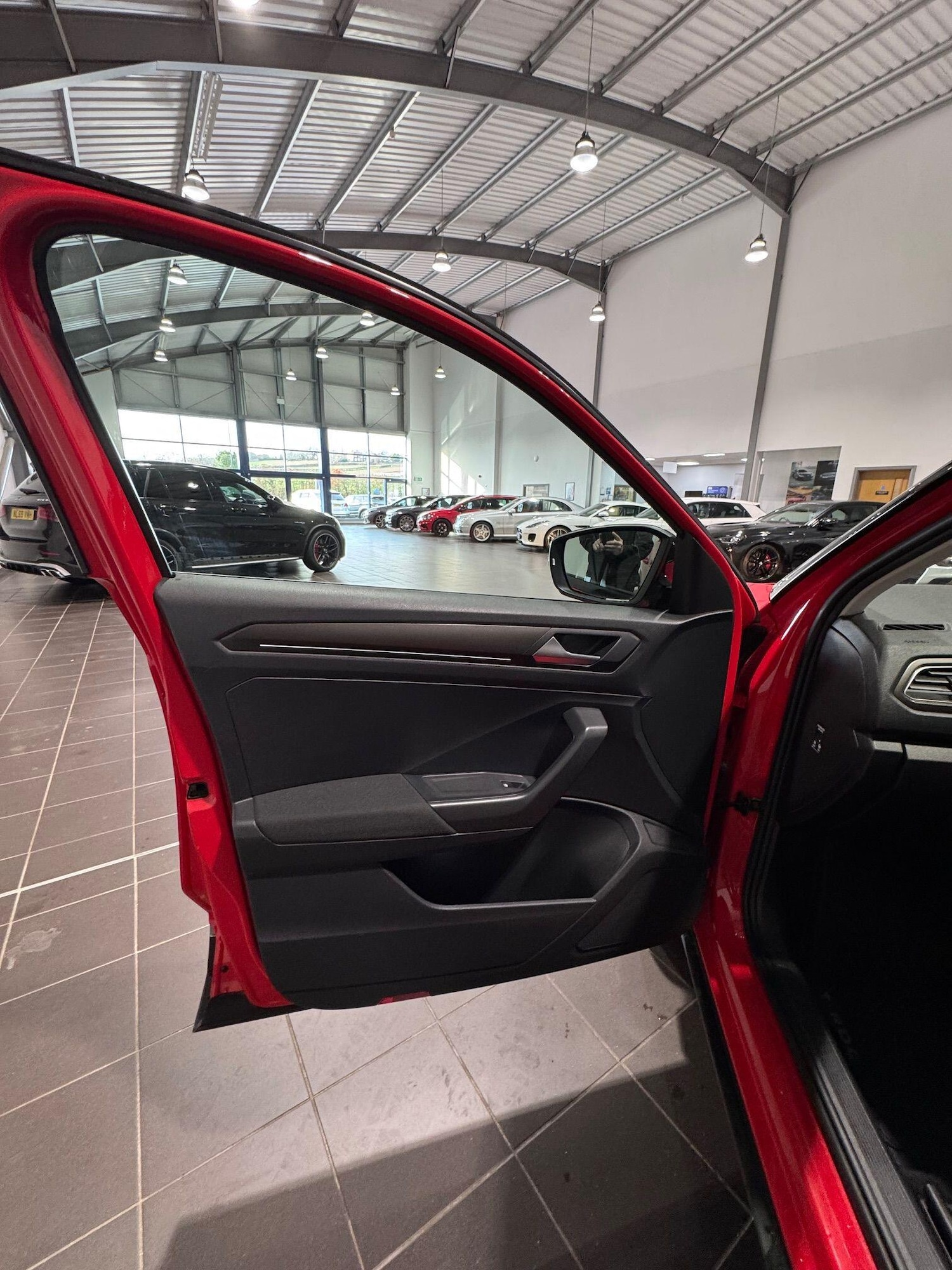 Used Volkswagen T-Roc 2018 for sale - 76832736: Photo 28