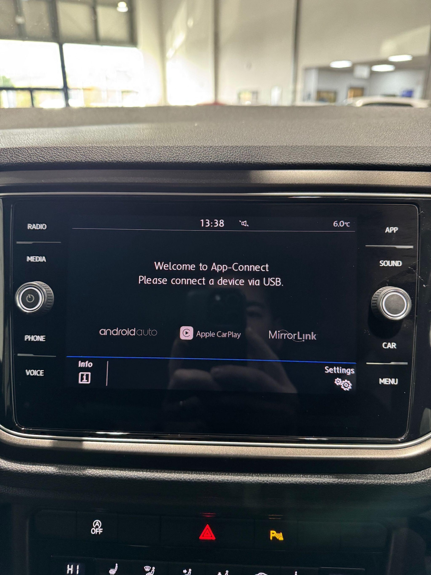 Used Volkswagen T-Roc 2018 for sale - 76832736: Photo 35