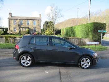 Used Volkswagen Golf 2017 for sale - 77838734: Photo