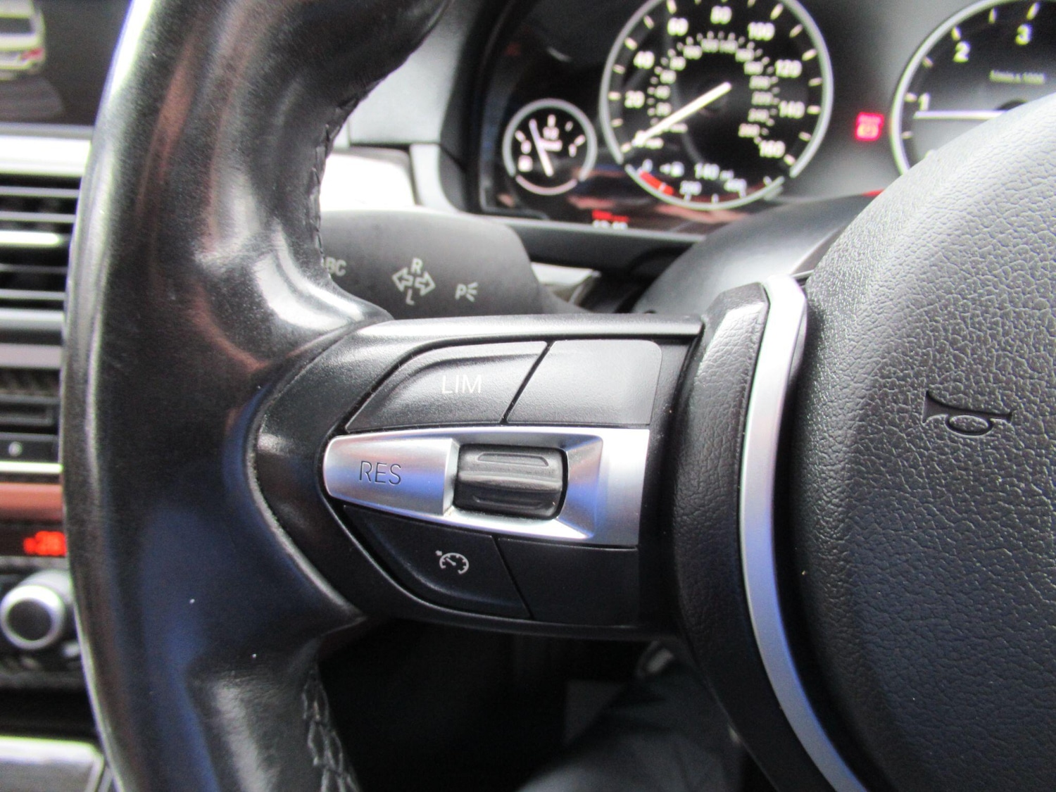 Used BMW 5 Series 2016 for sale - 77598170: Photo 28