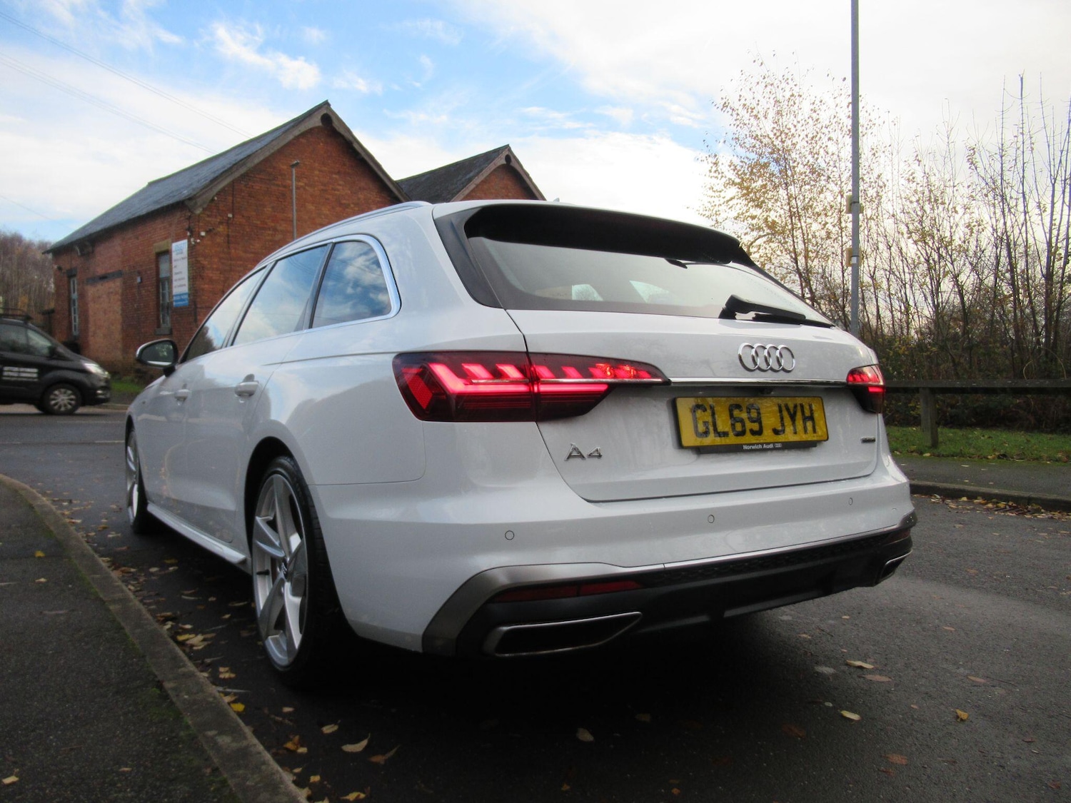 Used Audi A4 2019 for sale - 76918533: Photo 4