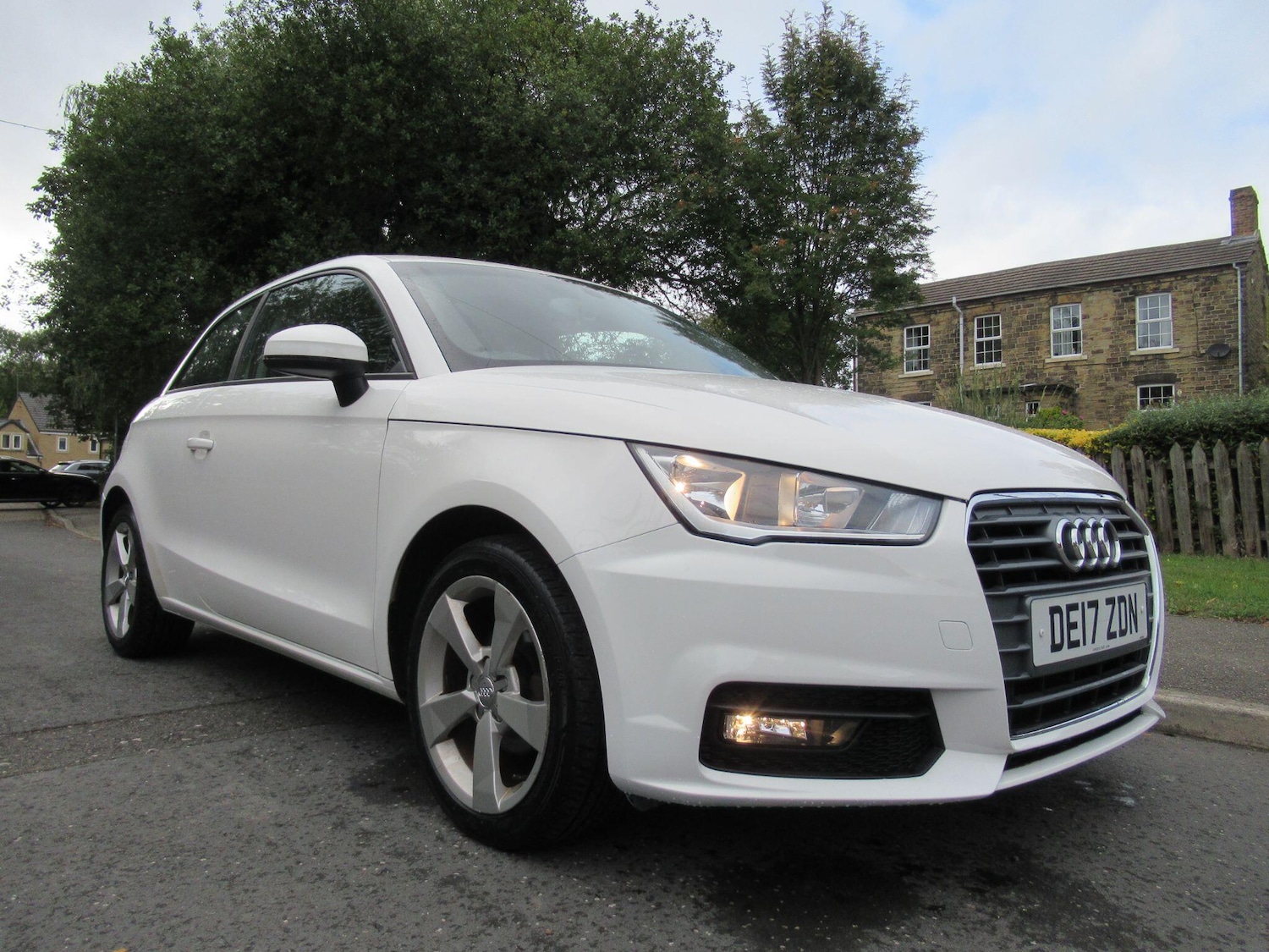 Used Audi A1 2017 for sale - 75941549: Photo 2