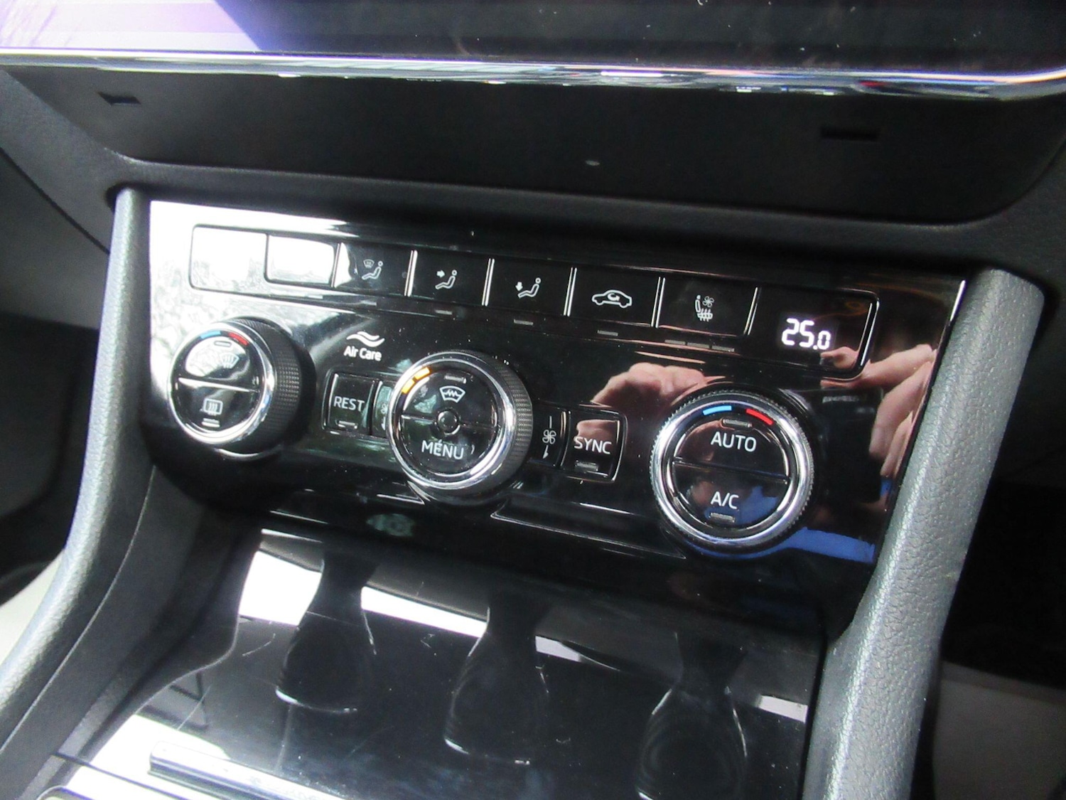 Used Skoda Superb 2019 for sale - 77343823: Photo 42