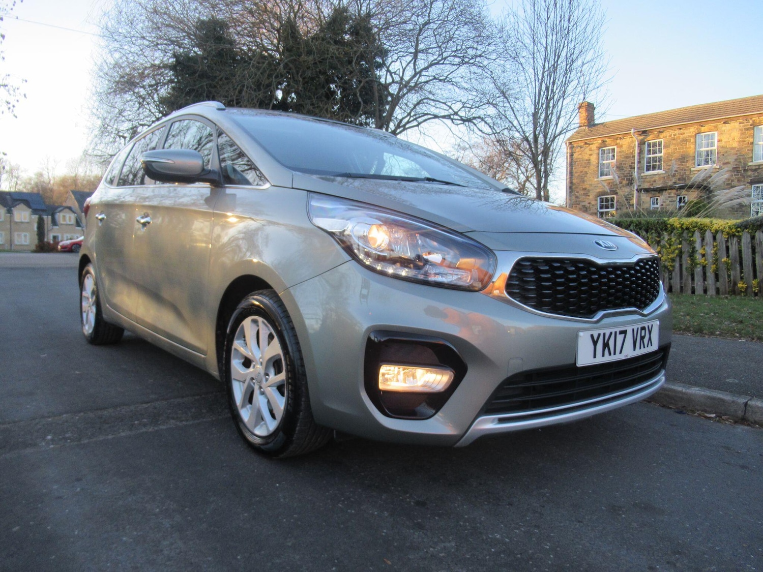 Used Kia Carens 2017 for sale - 77144649: Photo 2