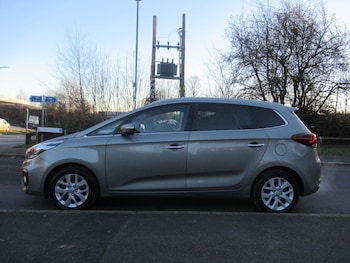 Used Kia Carens 2017 for sale - 77144649: Photo