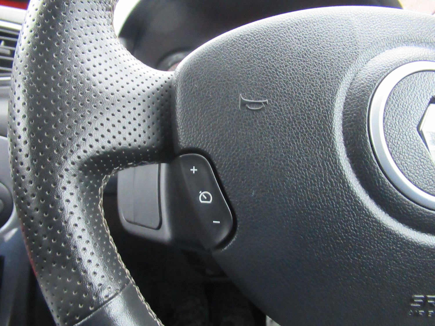 Used Renault Clio 2013 for sale - 77479460: Photo 24