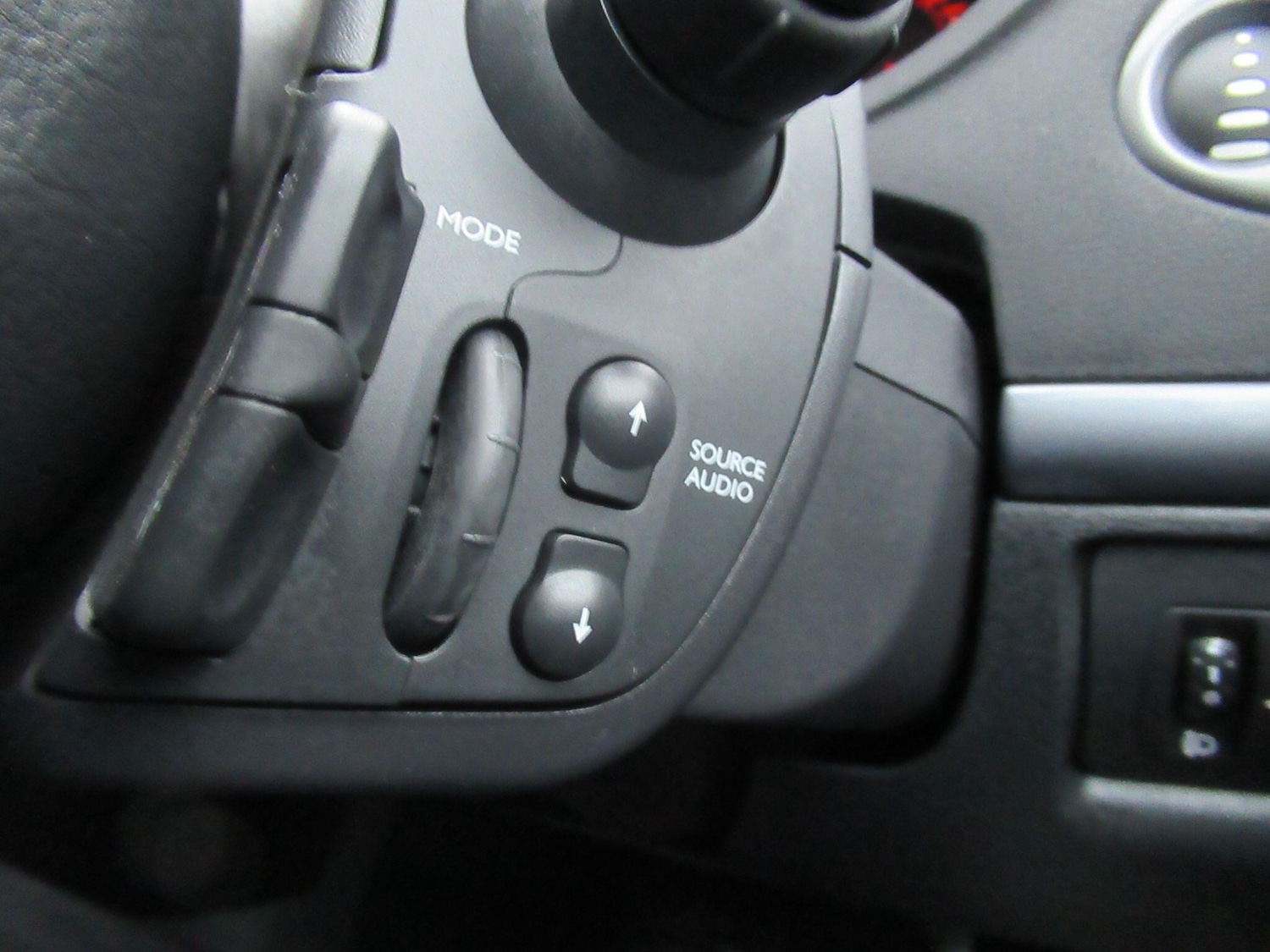 Used Renault Clio 2013 for sale - 77479460: Photo 26