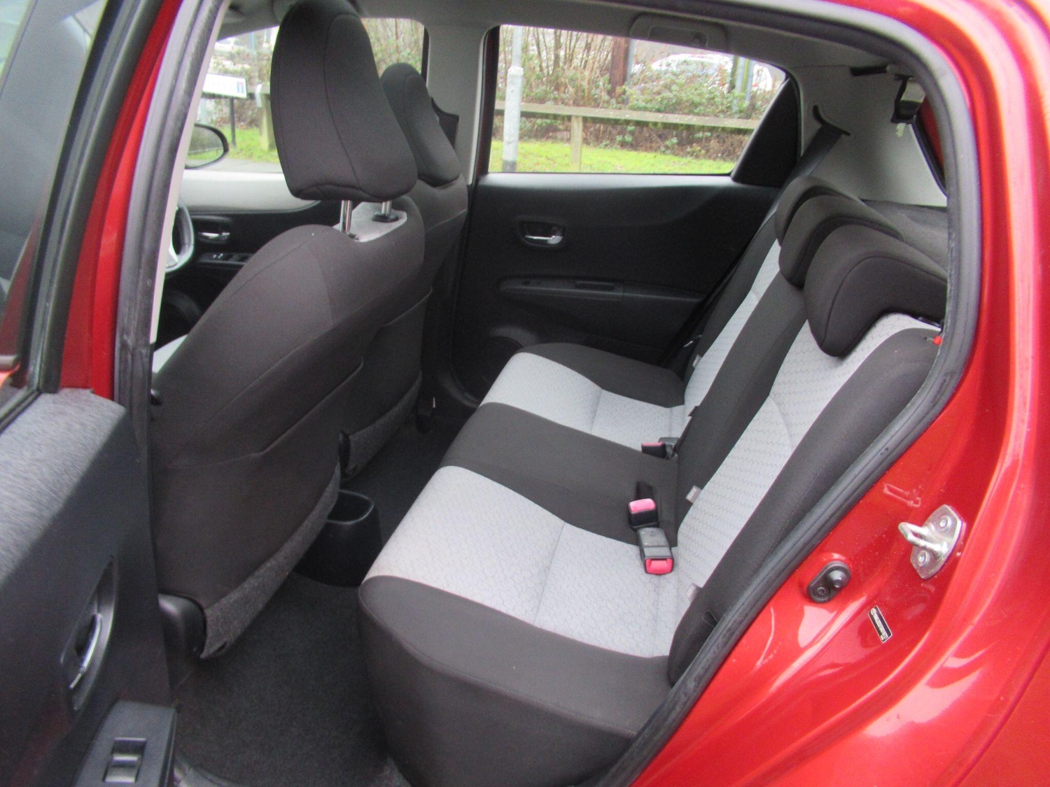 Used Toyota Yaris 2011 for sale - 77440325: Photo 19