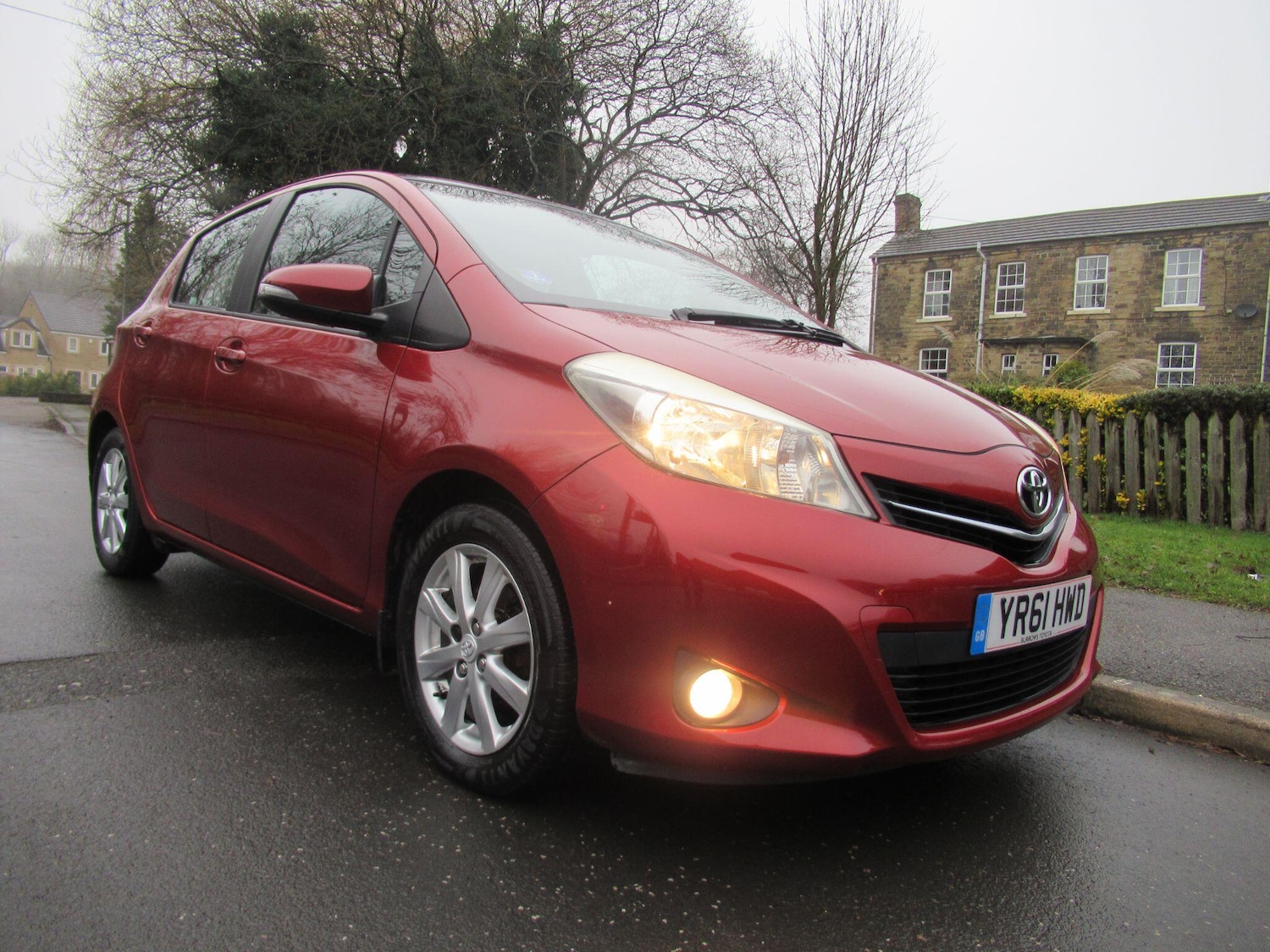 Used Toyota Yaris 2011 for sale - 77440325: Photo 2