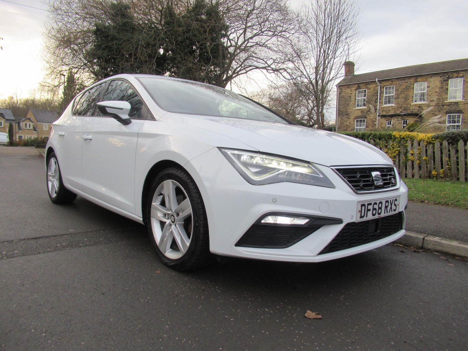 Used SEAT Leon 2019 for sale - 77344933: Photo 2