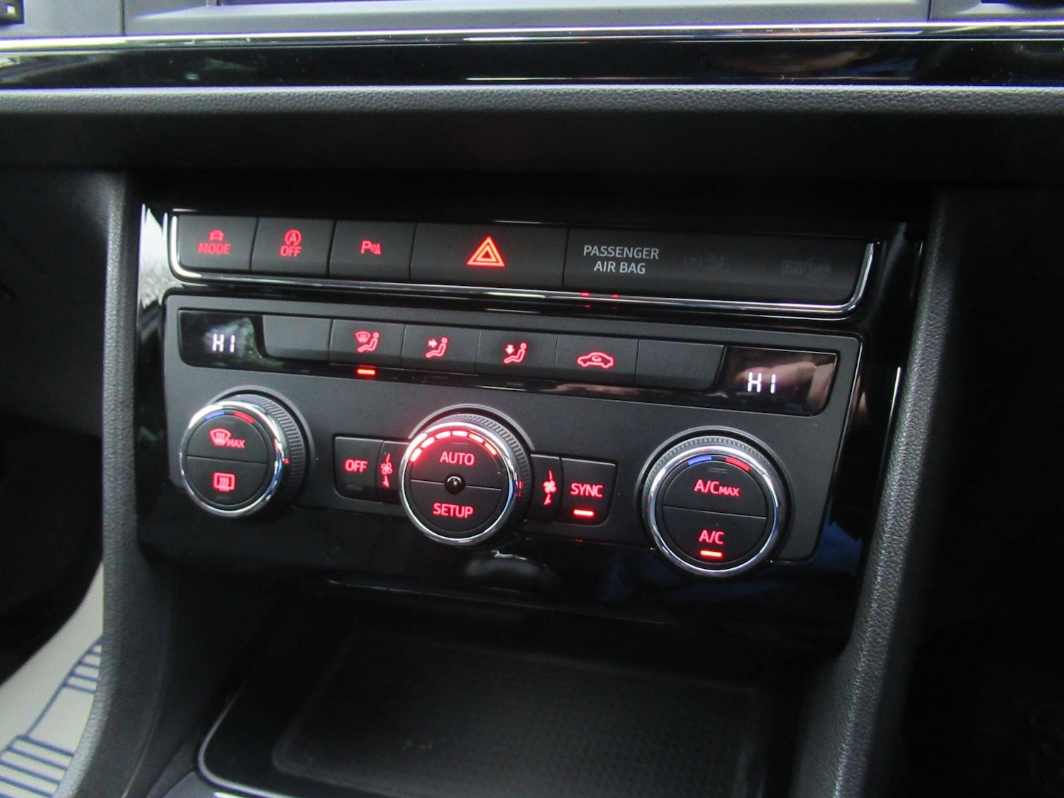 Used SEAT Leon 2019 for sale - 77344933: Photo 37