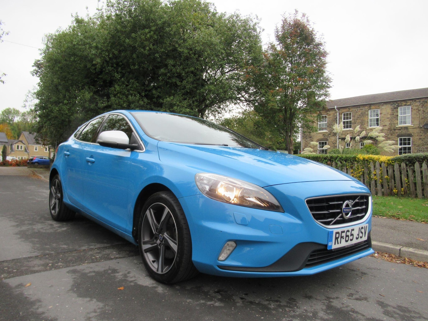 Used Volvo V40 2015 for sale - 76995628: Photo 2
