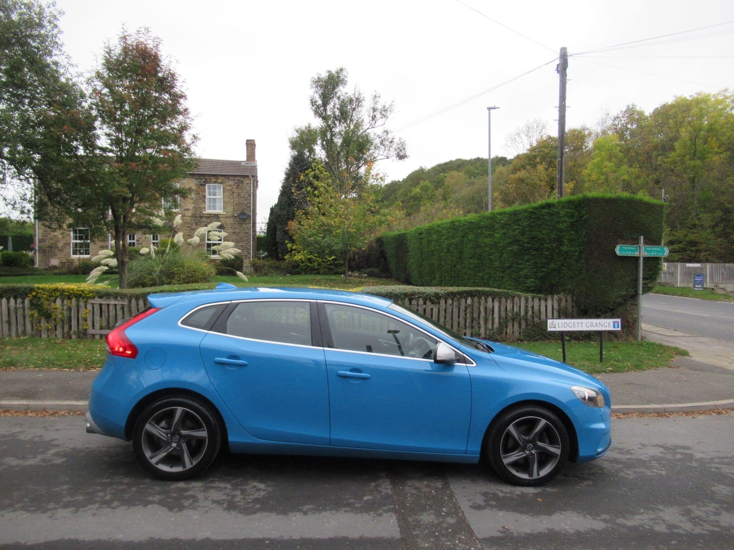 Used Volvo V40 2015 for sale - 76995628: Photo 3