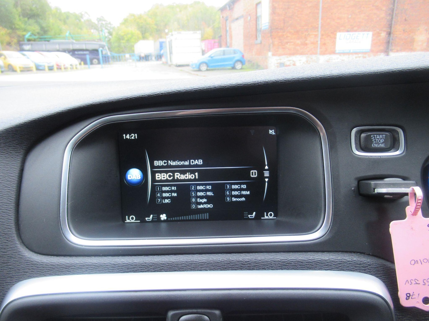 Used Volvo V40 2015 for sale - 76995628: Photo 30