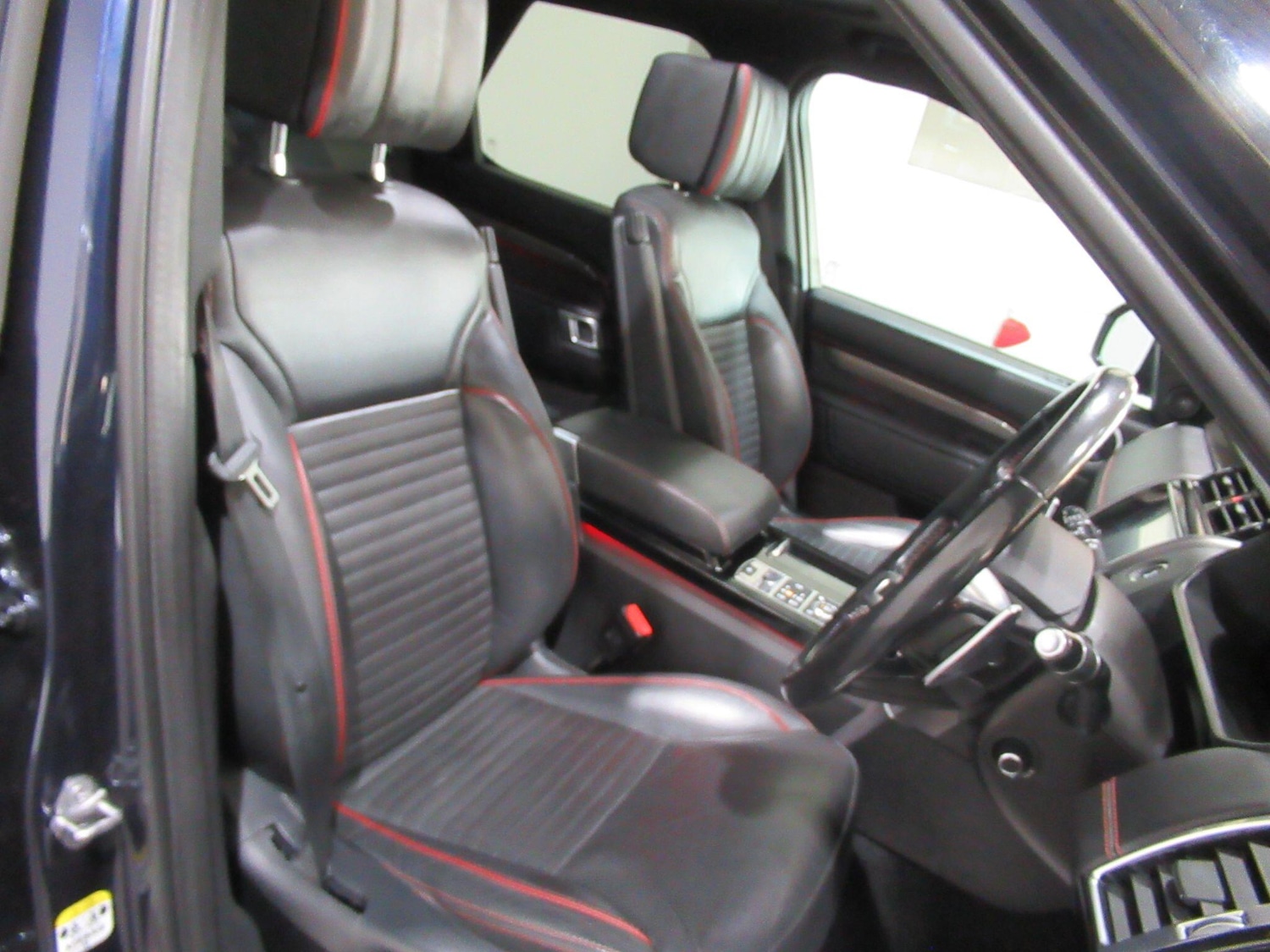 Used Land Rover Discovery 2018 for sale - 76646244: Photo 16