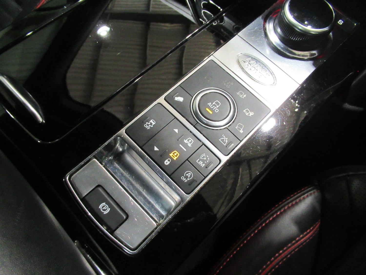 Used Land Rover Discovery 2018 for sale - 76646244: Photo 29