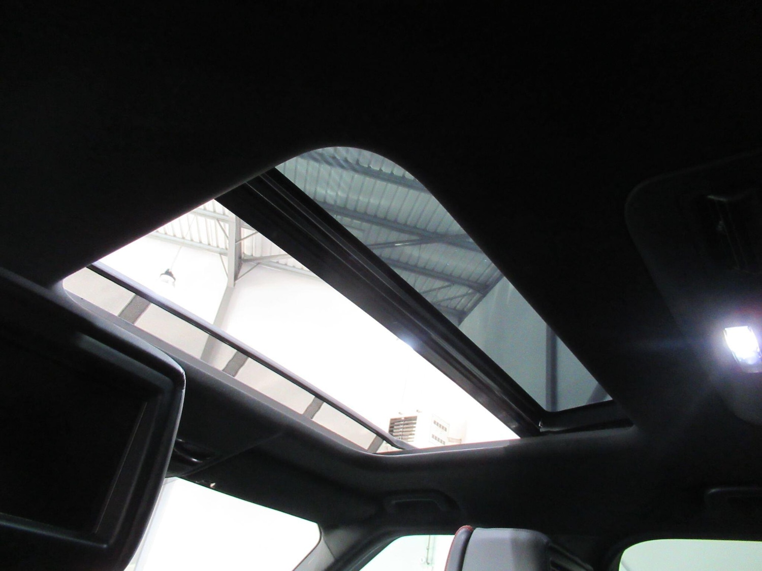 Used Land Rover Discovery 2018 for sale - 76646244: Photo 41