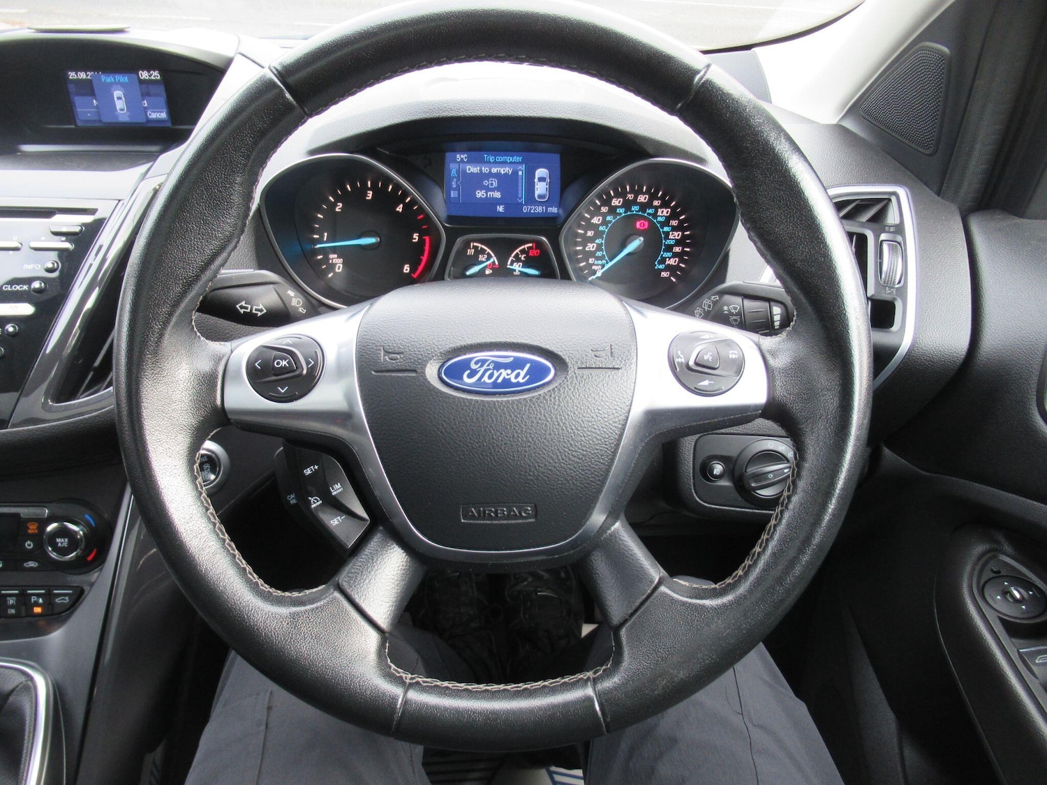 Used Ford Kuga 2014 for sale - 76613236: Photo 24