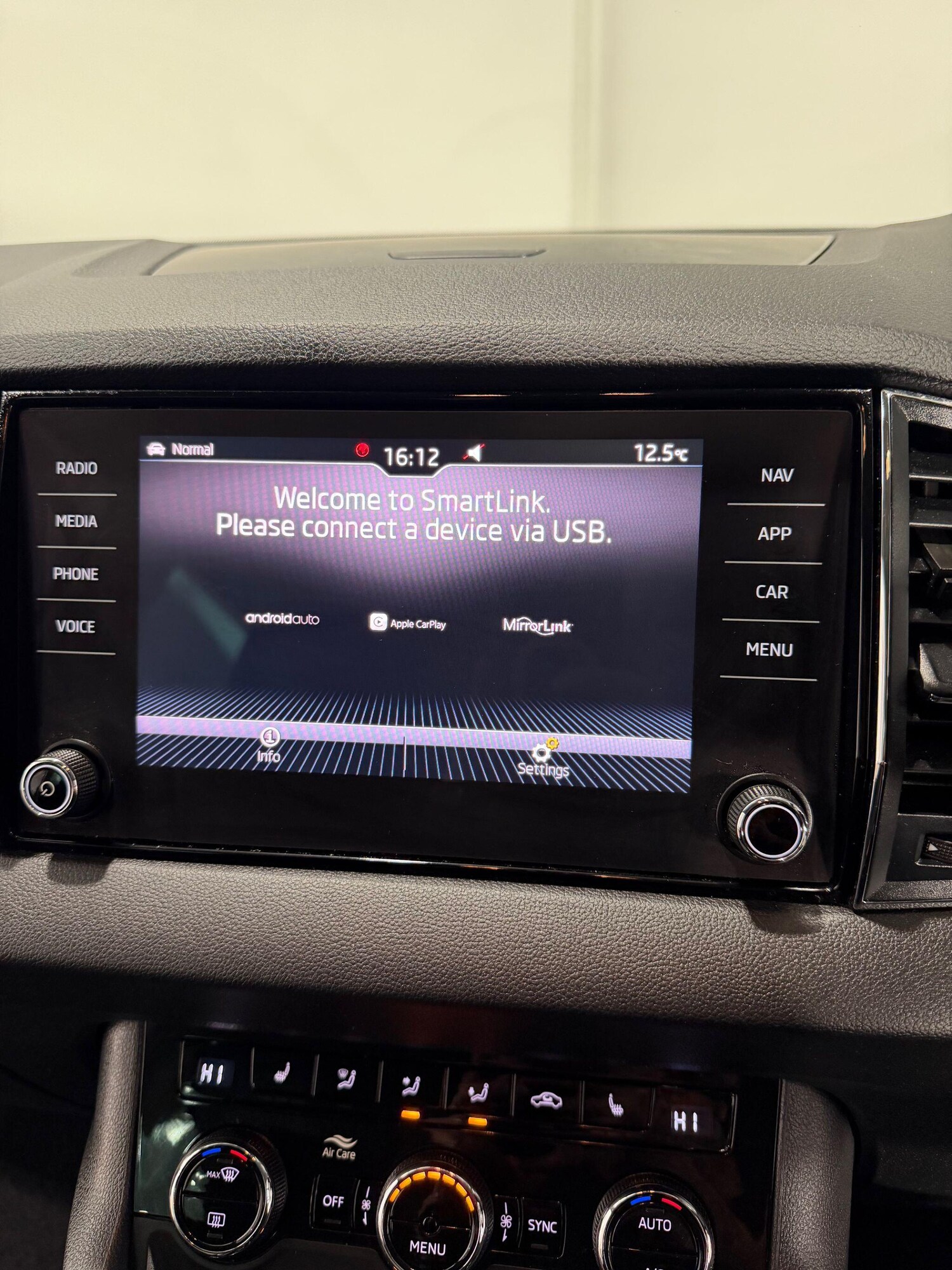 Used Skoda Karoq 2020 for sale - 78057727: Photo 29