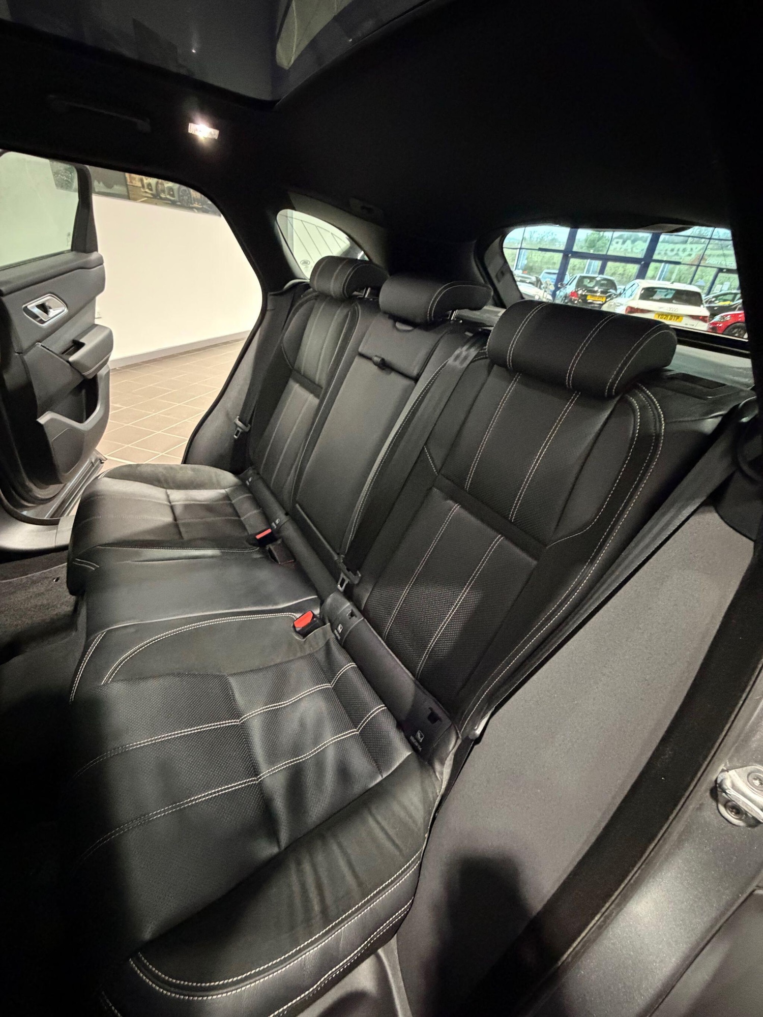 Used Land Rover Range Rover Velar 2017 for sale - 77598359: Photo 12