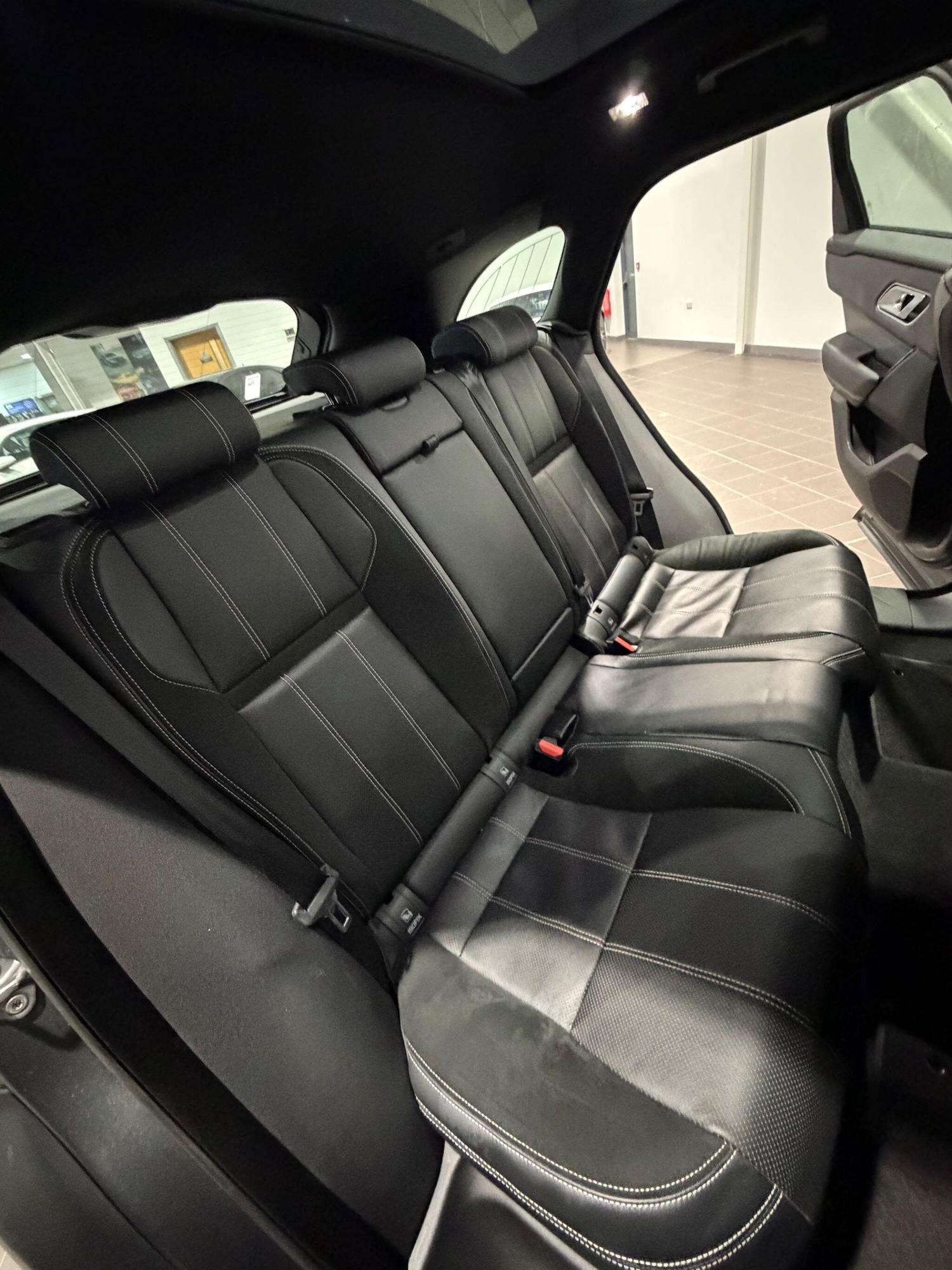 Used Land Rover Range Rover Velar 2017 for sale - 77598359: Photo 34