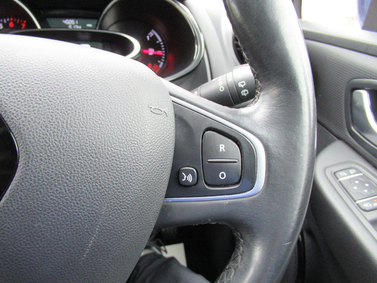 Used Renault Clio for sale - 77852774: Photo 25