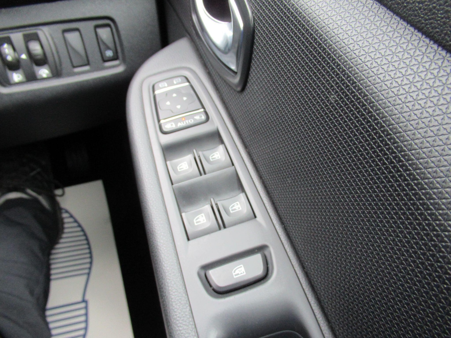 Used Renault Clio for sale - 77852774: Photo 28